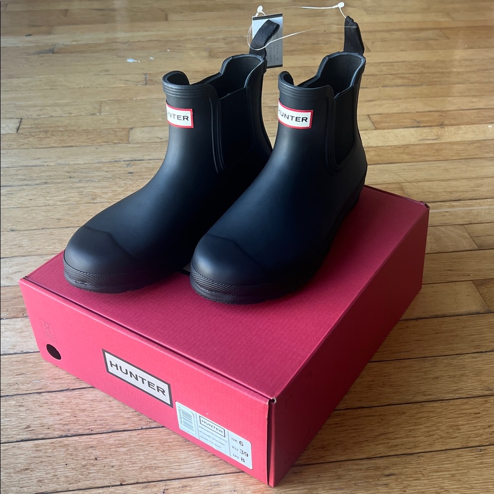 New w/ Box Hunter Black Original Chelsea Boots Size 8